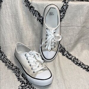 White Canvas Sneakers with Black Trim Size 6 some discoloration EUR 37